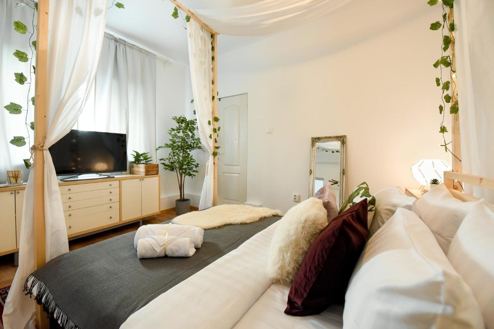 Historic Charm Meets Modern Luxury - Stylish In The Center Appartamento *
