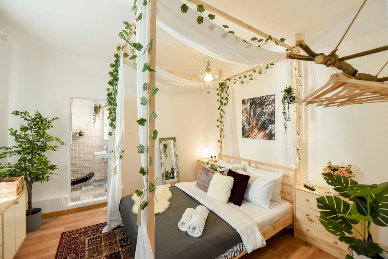 Historic Charm Meets Modern Luxury - Stylish In The Center Apartment *